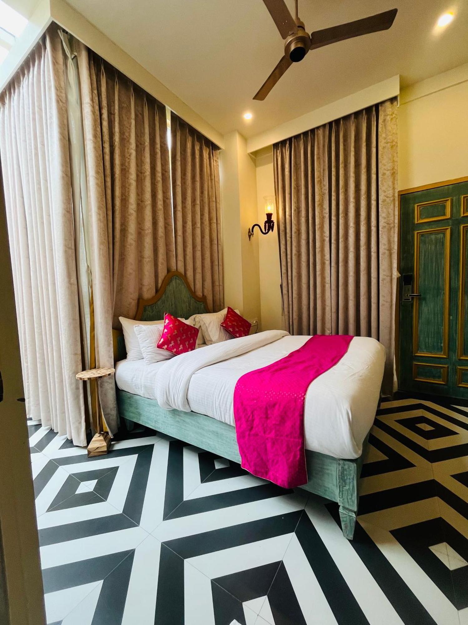 Banaras - A Boutique
